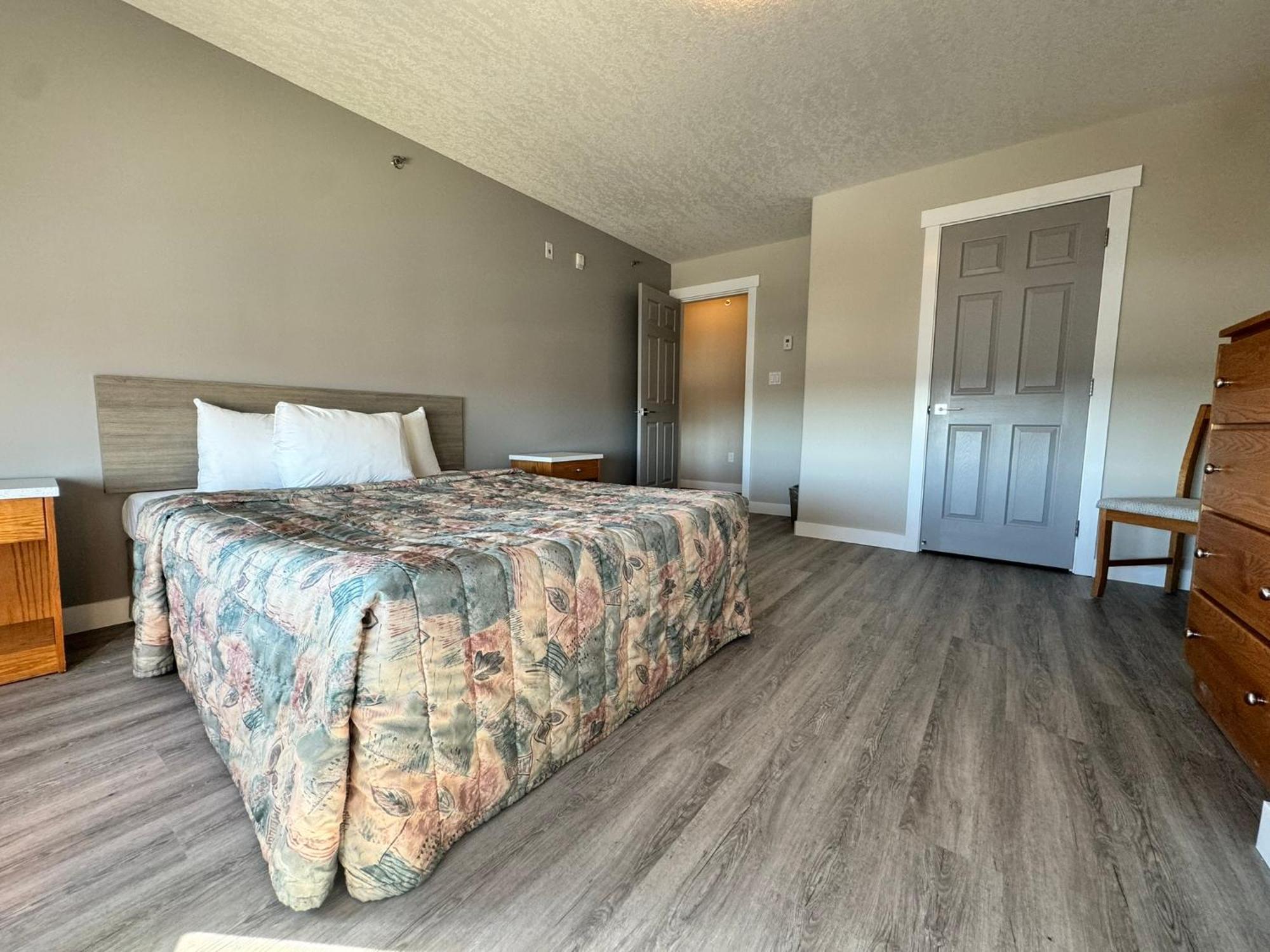 Western Budget #3 2* Leduc